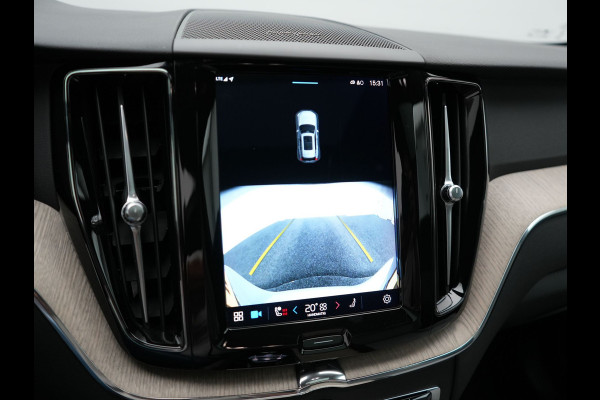 Volvo XC60 T6 AWD Plus Bright Plug In Hybrid Thunder Grey 340pk Long Range PHEV | Panodak | Tailored Wool Sportstoelen Memory | Adaptive Cruise | Google Assistant | Pilot Assist | Harman Kardon | 360 Camera | Stoel & Stuurverwarming |