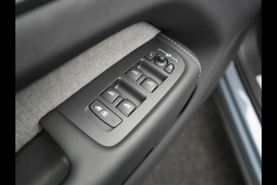 Volvo XC60 T6 AWD Plus Bright Plug In Hybrid Thunder Grey 340pk Long Range PHEV | Panodak | Tailored Wool Sportstoelen Memory | Adaptive Cruise | Google Assistant | Pilot Assist | Harman Kardon | 360 Camera | Stoel & Stuurverwarming |