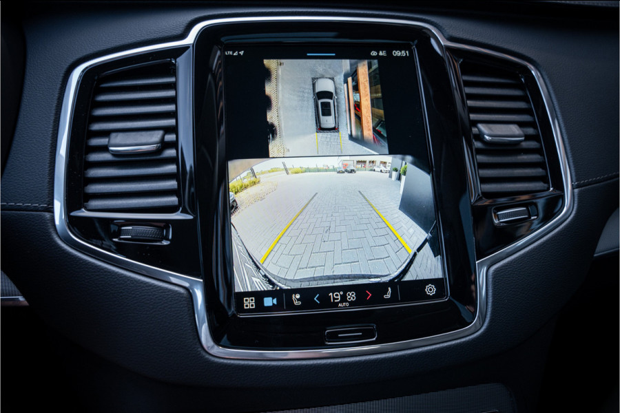 Volvo XC90 2.0 T8 Recharge AWD Plus Dark - Panorama | Luchtvering | H&K | Memory | Elek. Trekhaak