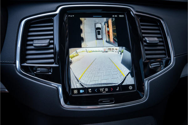 Volvo XC90 2.0 T8 Recharge AWD Plus Dark - Panorama | Luchtvering | H&K | Memory | Elek. Trekhaak