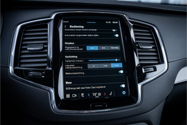 Volvo XC90 2.0 T8 Recharge AWD Plus Dark - Panorama | Luchtvering | H&K | Memory | Elek. Trekhaak