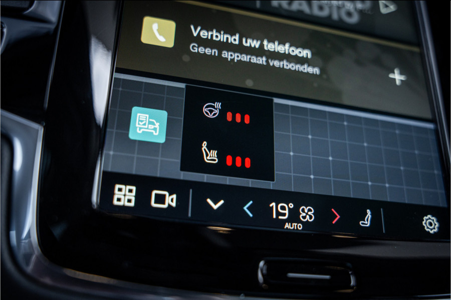 Volvo XC90 2.0 T8 Recharge AWD Plus Dark - Panorama | Luchtvering | H&K | Memory | Elek. Trekhaak