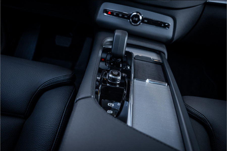 Volvo XC90 2.0 T8 Recharge AWD Plus Dark - Panorama | Luchtvering | H&K | Memory | Elek. Trekhaak
