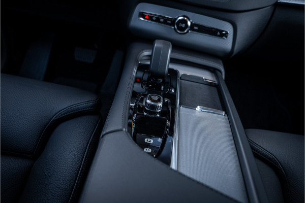 Volvo XC90 2.0 T8 Recharge AWD Plus Dark - Panorama | Luchtvering | H&K | Memory | Elek. Trekhaak