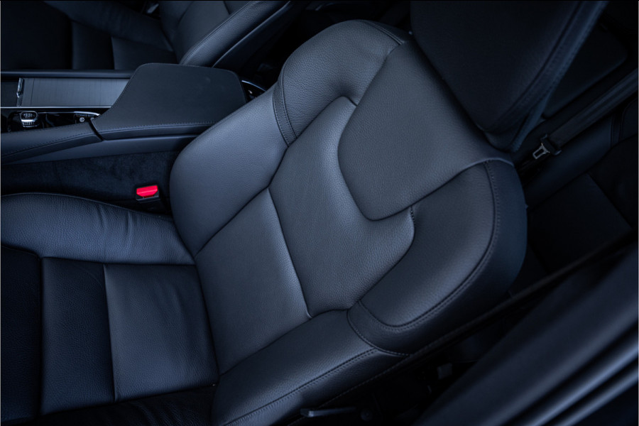Volvo XC90 2.0 T8 Recharge AWD Plus Dark - Panorama | Luchtvering | H&K | Memory | Elek. Trekhaak