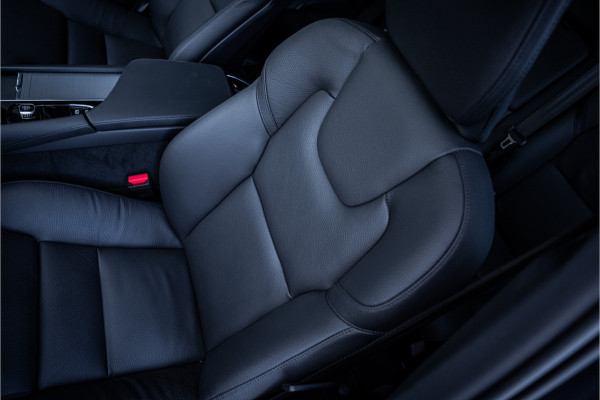 Volvo XC90 2.0 T8 Recharge AWD Plus Dark - Panorama | Luchtvering | H&K | Memory | Elek. Trekhaak