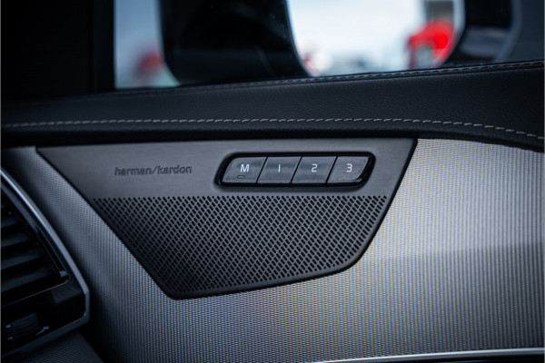 Volvo XC90 2.0 T8 Recharge AWD Plus Dark - Panorama | Luchtvering | H&K | Memory | Elek. Trekhaak