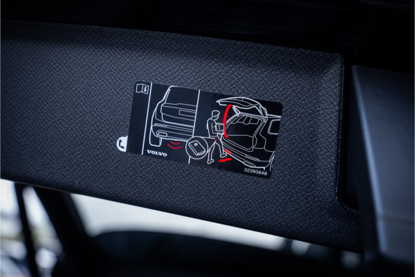 Volvo XC90 2.0 T8 Recharge AWD Plus Dark - Panorama | Luchtvering | H&K | Memory | Elek. Trekhaak