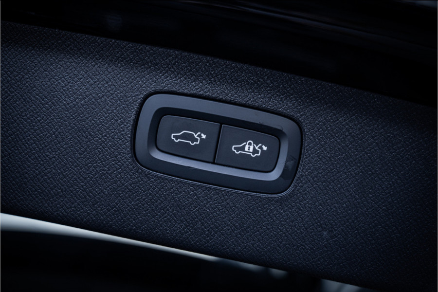 Volvo XC90 2.0 T8 Recharge AWD Plus Dark - Panorama | Luchtvering | H&K | Memory | Elek. Trekhaak
