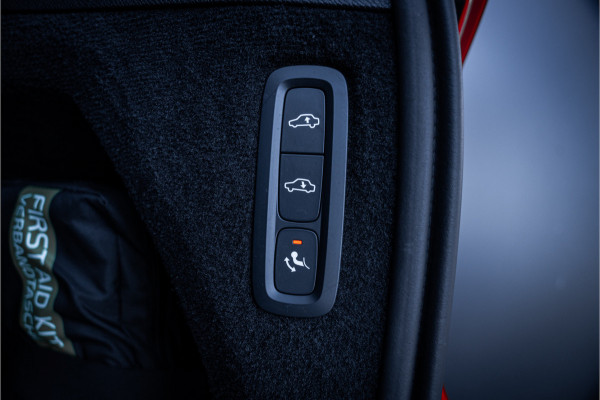 Volvo XC90 2.0 T8 Recharge AWD Plus Dark - Panorama | Luchtvering | H&K | Memory | Elek. Trekhaak