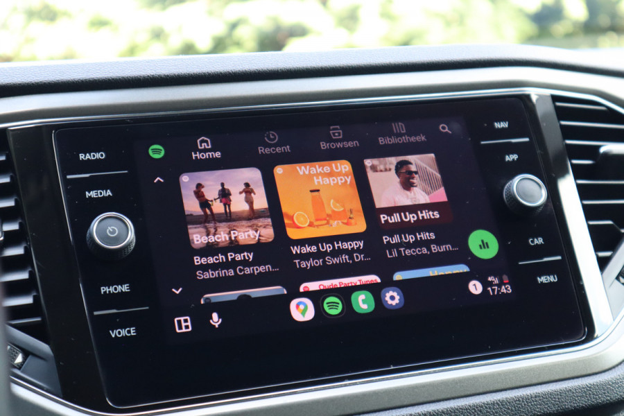 Volkswagen T-Roc 1.0 TSI Style | Trekhaak | Carplay | Navi |