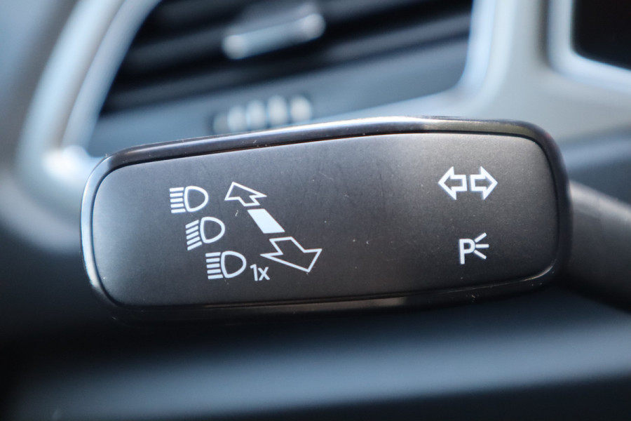 Volkswagen T-Roc 1.0 TSI Style | Trekhaak | Carplay | Navi |