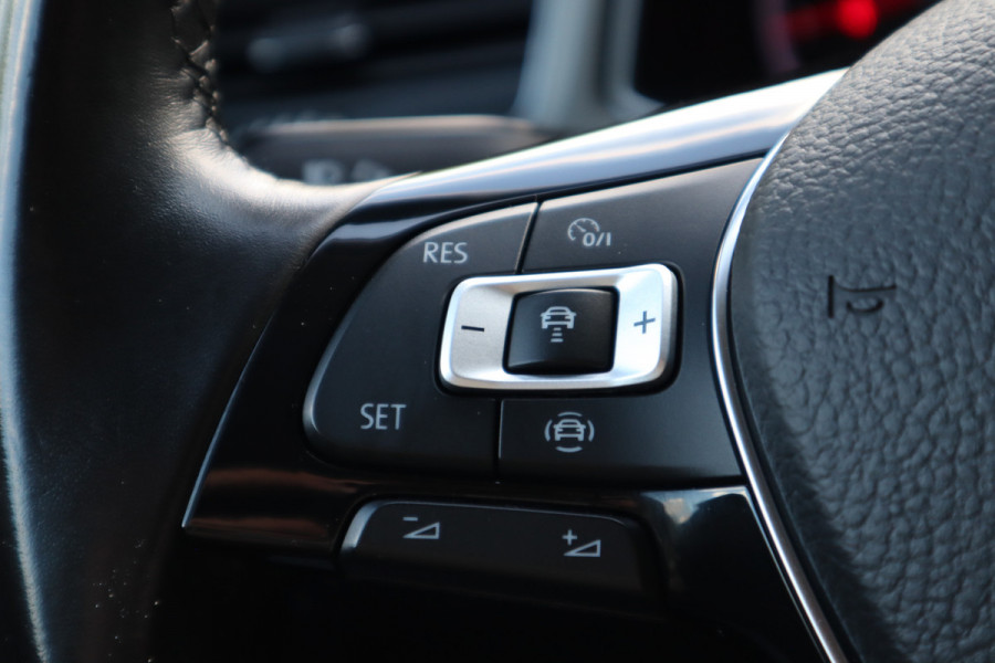 Volkswagen T-Roc 1.0 TSI Style | Trekhaak | Carplay | Navi |