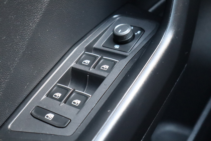 Volkswagen T-Roc 1.0 TSI Style | Trekhaak | Carplay | Navi |