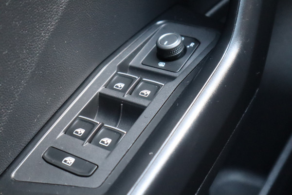 Volkswagen T-Roc 1.0 TSI Style | Trekhaak | Carplay | Navi |