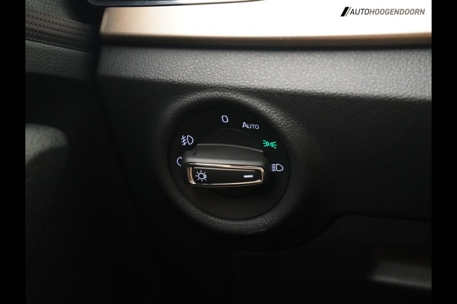 Škoda SCALA 1.0 TSI Business Edition Luxe (APPLE CARPLAY,LED,STOELVERWARMING,CRUISE,DIGITAL DISPLAY,PARKEERSENSOREN,PREMIUM SOUND)
