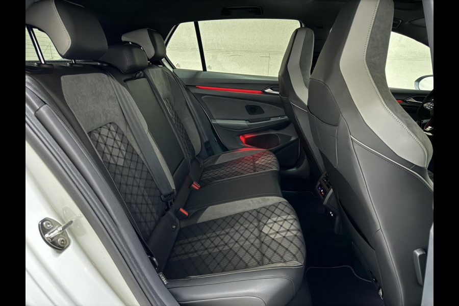 Volkswagen Golf 1.5 eTSI R-Line Pano H/K Akrapovič Sfeer HUD CarPlay