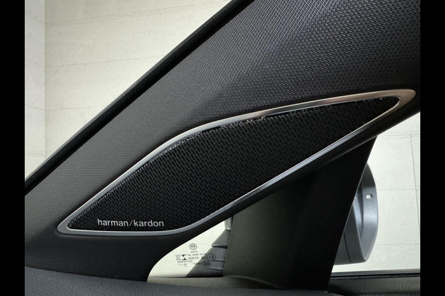 Volkswagen Golf 1.5 eTSI R-Line Pano H/K Akrapovič Sfeer HUD CarPlay