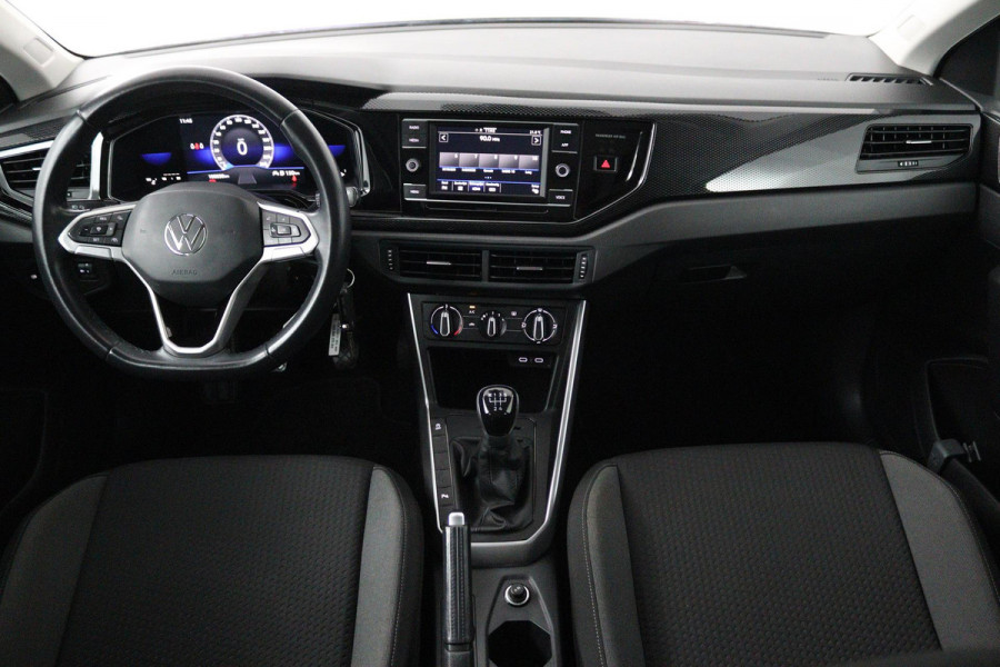 Volkswagen Polo 1.0 TSI Life (NAVIGATIE CARPLAY, PARKEERSENSOREN, STUURBEDIENING, MULTIMEDIA)