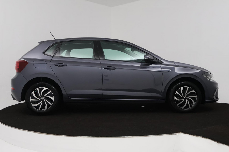Volkswagen Polo 1.0 TSI Life (NAVIGATIE CARPLAY, PARKEERSENSOREN, STUURBEDIENING, MULTIMEDIA)
