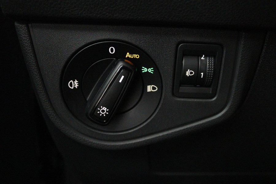 Volkswagen Polo 1.0 TSI Life (NAVIGATIE CARPLAY, PARKEERSENSOREN, STUURBEDIENING, MULTIMEDIA)