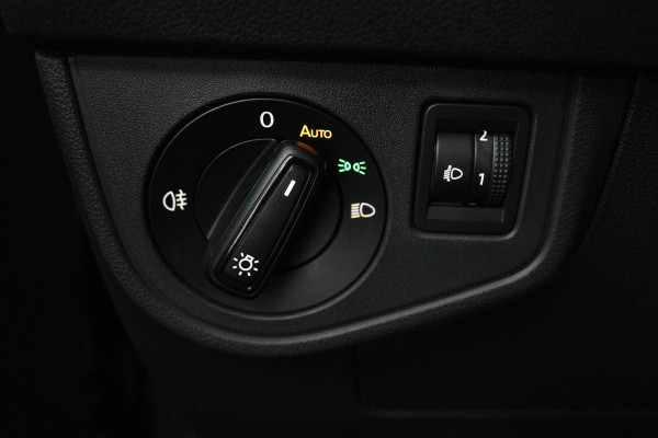 Volkswagen Polo 1.0 TSI Life (NAVIGATIE CARPLAY, PARKEERSENSOREN, STUURBEDIENING, MULTIMEDIA)