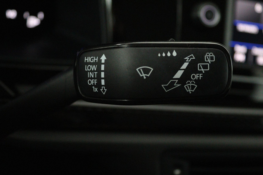 Volkswagen Polo 1.0 TSI Life (NAVIGATIE CARPLAY, PARKEERSENSOREN, STUURBEDIENING, MULTIMEDIA)