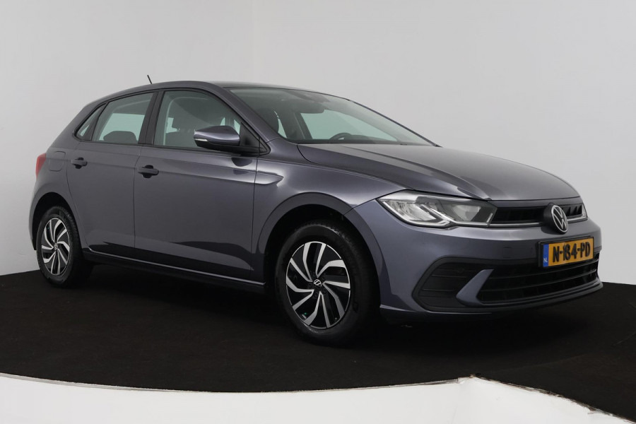 Volkswagen Polo 1.0 TSI Life (NAVIGATIE CARPLAY, PARKEERSENSOREN, STUURBEDIENING, MULTIMEDIA)