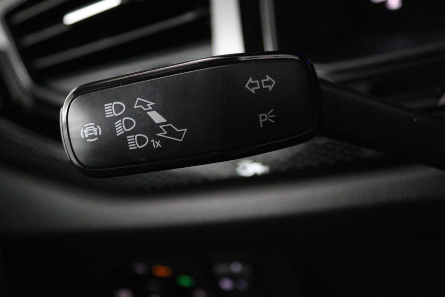 Volkswagen Polo 1.0 TSI Life (NAVIGATIE CARPLAY, PARKEERSENSOREN, STUURBEDIENING, MULTIMEDIA)