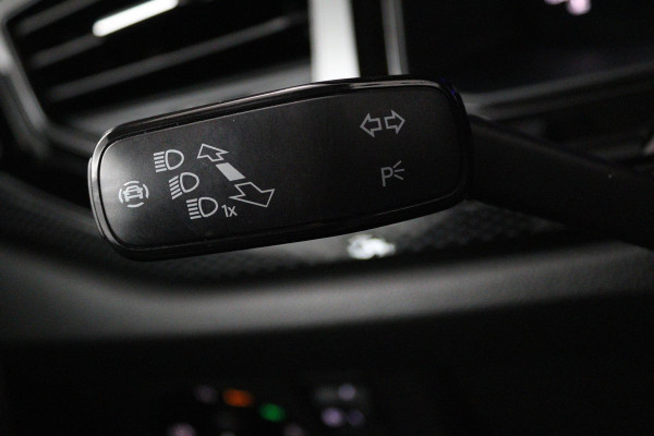 Volkswagen Polo 1.0 TSI Life (NAVIGATIE CARPLAY, PARKEERSENSOREN, STUURBEDIENING, MULTIMEDIA)