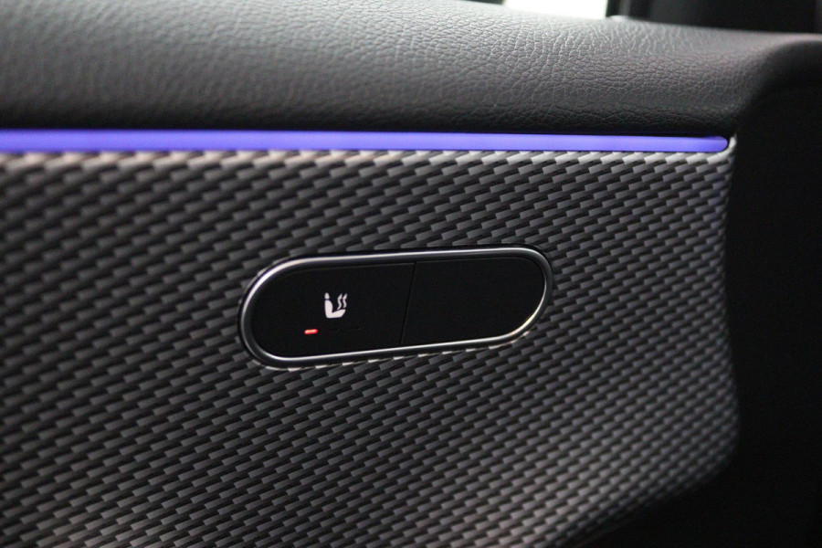 Mercedes-Benz A-Klasse 180 Business Solution Luxury (SFEERVERLICHTING, CAMERA, PANORAMADAK, PDC, 1e EIGENAAR, GOED ONDERHOUDEN)