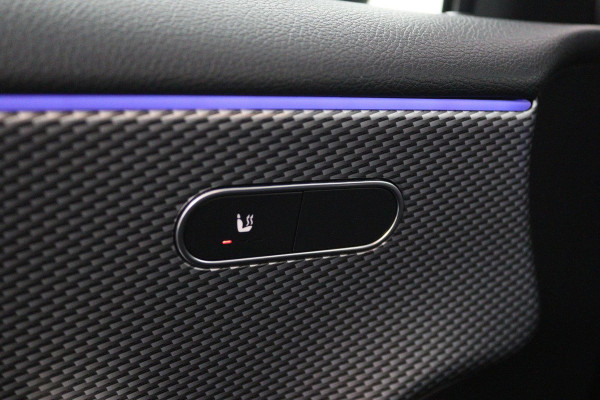 Mercedes-Benz A-Klasse 180 Business Solution Luxury (SFEERVERLICHTING, CAMERA, PANORAMADAK, PDC, 1e EIGENAAR, GOED ONDERHOUDEN)