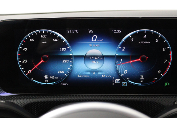 Mercedes-Benz A-Klasse 180 Business Solution Luxury (SFEERVERLICHTING, CAMERA, PANORAMADAK, PDC, 1e EIGENAAR, GOED ONDERHOUDEN)