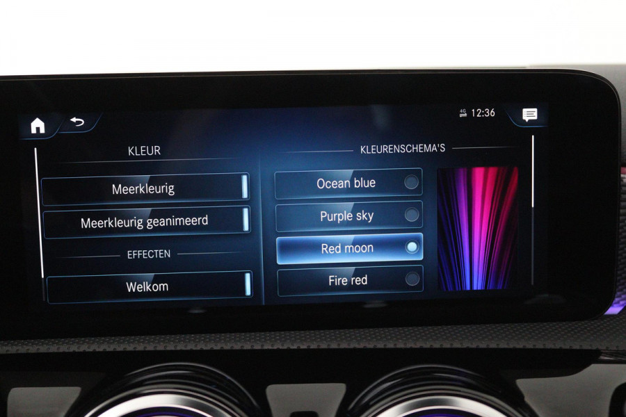 Mercedes-Benz A-Klasse 180 Business Solution Luxury (SFEERVERLICHTING, CAMERA, PANORAMADAK, PDC, 1e EIGENAAR, GOED ONDERHOUDEN)