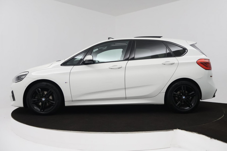 BMW 2 Serie Active Tourer 218i Executive (PANORAMADAK, NAVIGATIE, CAMERA, PDC, DEALER ONDERHOUDEN)