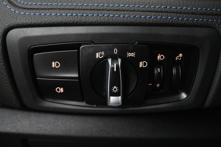 BMW 2 Serie Active Tourer 218i Executive (PANORAMADAK, NAVIGATIE, CAMERA, PDC, DEALER ONDERHOUDEN)