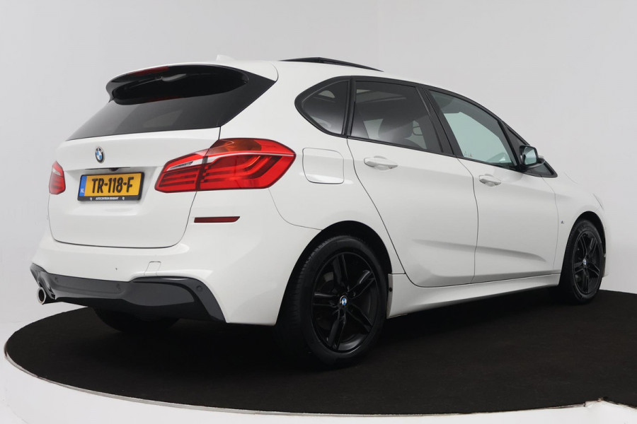 BMW 2 Serie Active Tourer 218i Executive (PANORAMADAK, NAVIGATIE, CAMERA, PDC, DEALER ONDERHOUDEN)