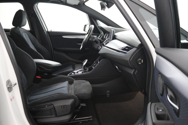 BMW 2 Serie Active Tourer 218i Executive (PANORAMADAK, NAVIGATIE, CAMERA, PDC, DEALER ONDERHOUDEN)