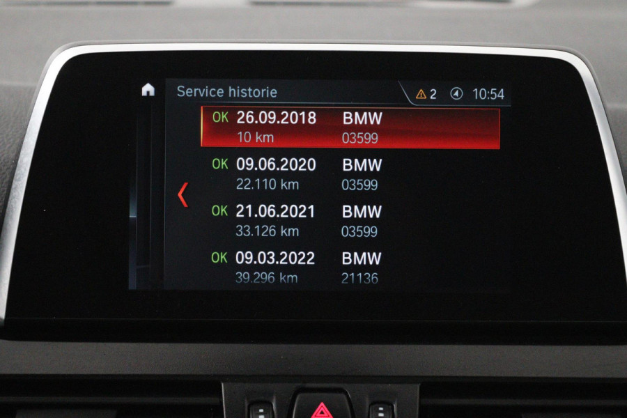BMW 2 Serie Active Tourer 218i Executive (PANORAMADAK, NAVIGATIE, CAMERA, PDC, DEALER ONDERHOUDEN)