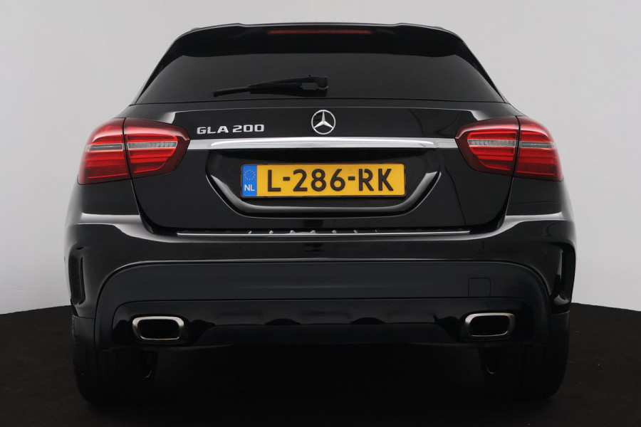 Mercedes-Benz GLA 200 Premium Plus (NAVIGATIE, STOELVERWARMING, CAMERA, PARKEERSENSOREN, LEDER, GOED ONDERHOUDEN)