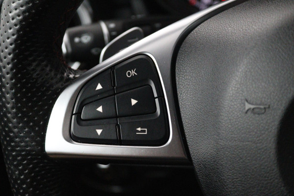 Mercedes-Benz GLA 200 Premium Plus (NAVIGATIE, STOELVERWARMING, CAMERA, PARKEERSENSOREN, LEDER, GOED ONDERHOUDEN)