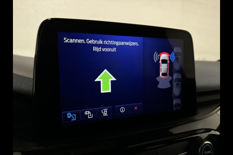 Ford Kuga 1.5 EcoBoost ST-Line Virtual CarPlay Winterpakket Camera Trekhaak.