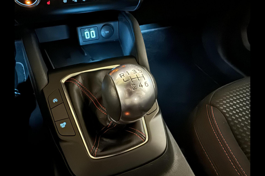 Ford Kuga 1.5 EcoBoost ST-Line Virtual CarPlay Winterpakket Camera Trekhaak.