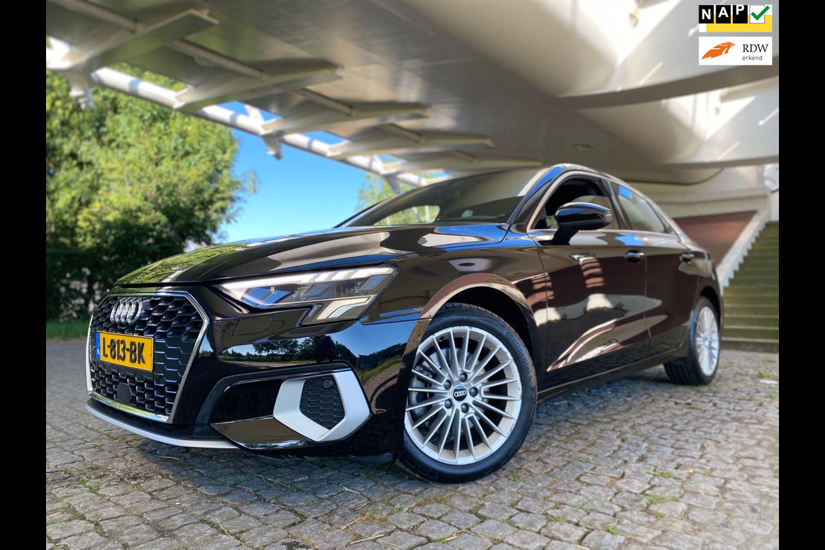 Audi A3 Limousine 30 TFSI Business edition Virtual Carplay Navi Audi A3 Limousine 30 TFSI Business edition Virtual Carplay Navi