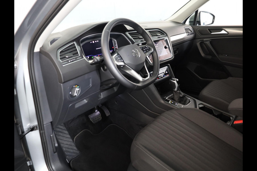 Volkswagen Tiguan Allspace 1.5 TSI Life Business 7p. 150 pk Automaat (DSG) | Navigatie | Parkeersensoren | Adaptieve cruise control | Autom. airco (3 zones) | LED koplampen |