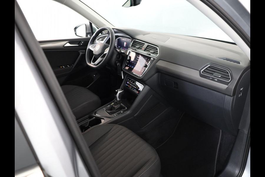 Volkswagen Tiguan Allspace 1.5 TSI Life Business 7p. 150 pk Automaat (DSG) | Navigatie | Parkeersensoren | Adaptieve cruise control | Autom. airco (3 zones) | LED koplampen |