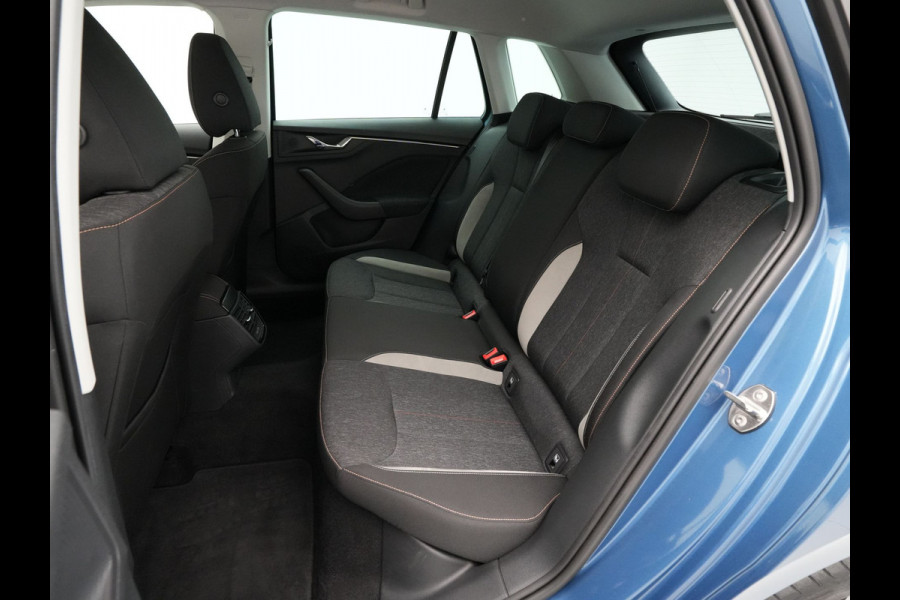 Škoda Kamiq 1.0 TSI 110pk Style Camera Keyless Clima 18'' Lm Velgen 244