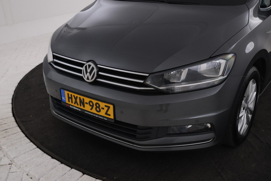 Volkswagen Touran 1.6 TDI SCR Highline apple carplay, Navigatie, Climate,