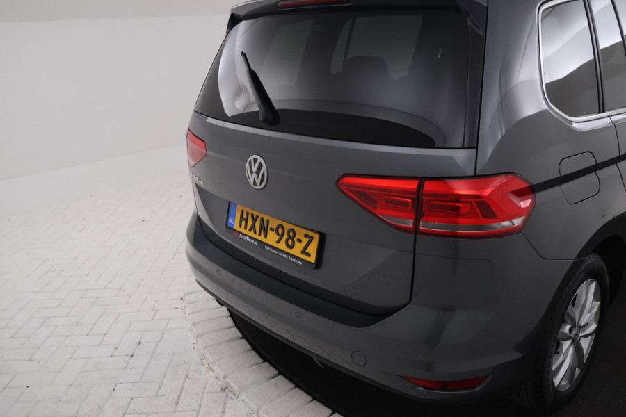 Volkswagen Touran 1.6 TDI SCR Highline apple carplay, Navigatie, Climate,