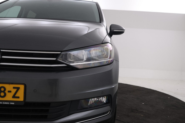 Volkswagen Touran 1.6 TDI SCR Highline apple carplay, Navigatie, Climate,